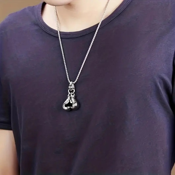 Boxing Gloves Vintage Gold Charm Jewelry, NEW.. Charm Only, no necklace included - Picture 5 of 5